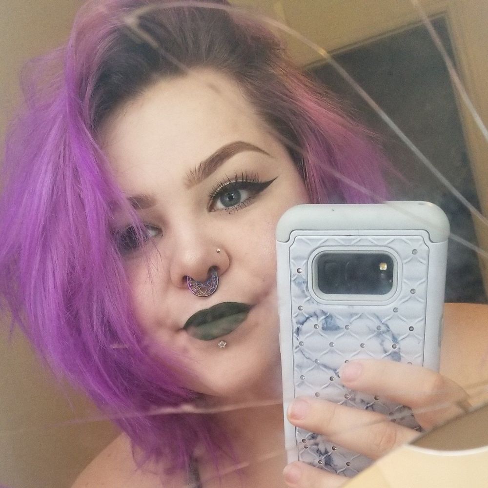 Meet your Posher, Becca